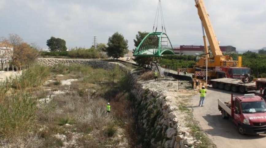 construcción-pasarela-peatonal-beniarbeig-alicante