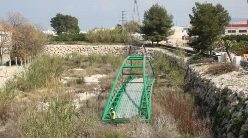 construcción-pasarela-peatonal-beniarbeig-alicante