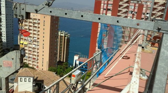 REHABILITACIÓN DE FACHADA EDIFICIO VISTA BAHIA BENIDORM ALICANTE - ESCLAPÉS E HIJOS S.L.