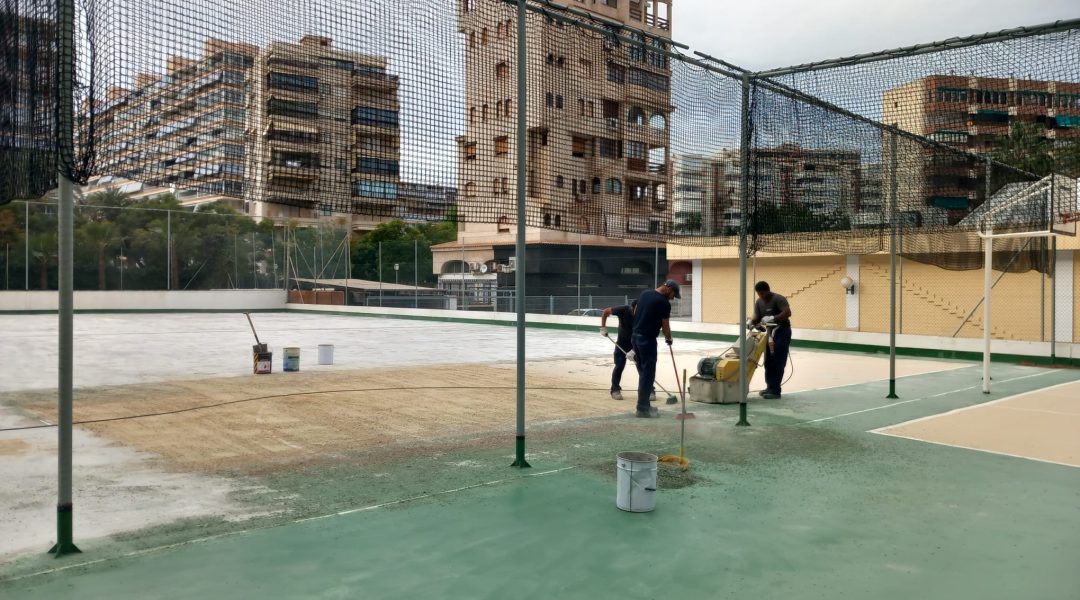 Reparación pistas deportivas en la C.P. Portobello de Alicante