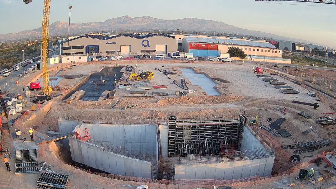 CIMENTACION NAVE QUINTON COX de la nave de Quinton Medical en Cox (Alicante)