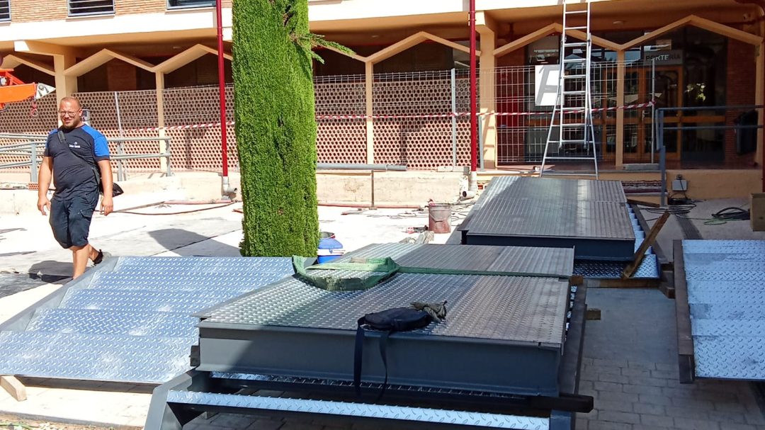 Nueva escalera de evacuación en el colegio CEU Jesús María Alicante 2 Nueva escalera de evacuación en el colegio CEU Jesús María Alicante